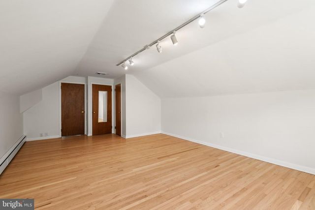 824 OLD EAGLE SCHOOL RD, Wayne, PA 19087