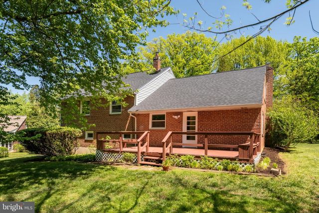 824 OLD EAGLE SCHOOL RD, Wayne, PA 19087