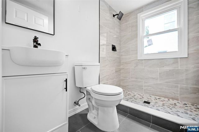 206 Linden Avenue, Verona, NJ 07044