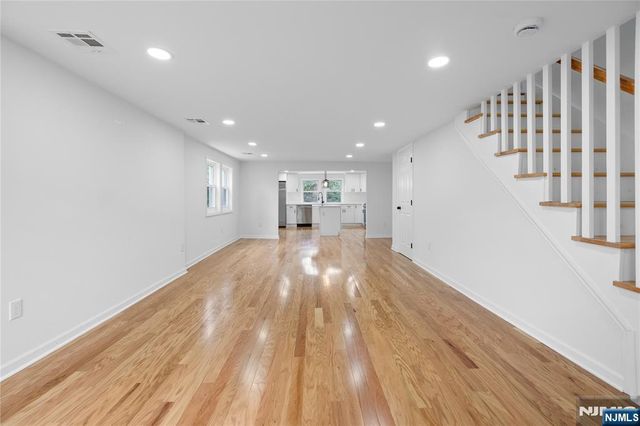 206 Linden Avenue, Verona, NJ 07044