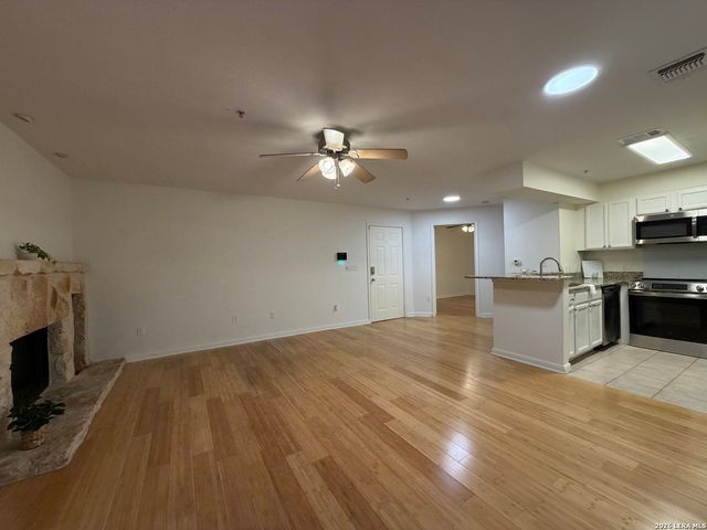 10527 Perrin Beitel Rd Apt E105, San Antonio, TX 78217