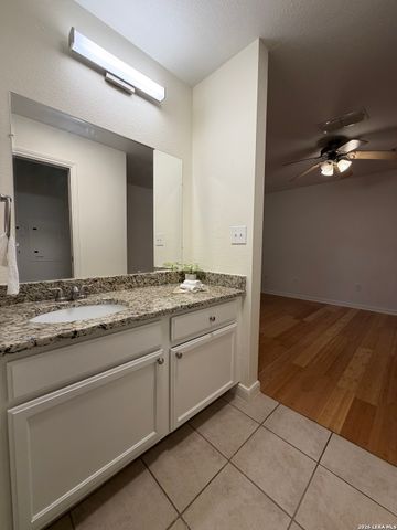10527 Perrin Beitel Rd Apt E105, San Antonio, TX 78217