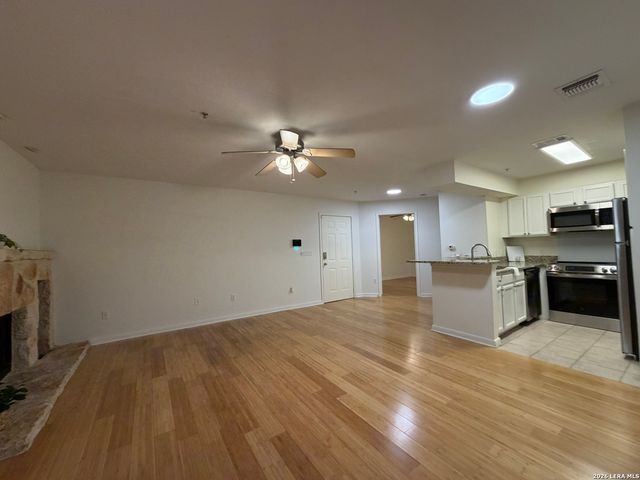 10527 Perrin Beitel Rd Apt E105, San Antonio, TX 78217