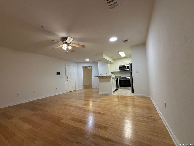 10527 Perrin Beitel Rd Apt E105, San Antonio, TX 78217