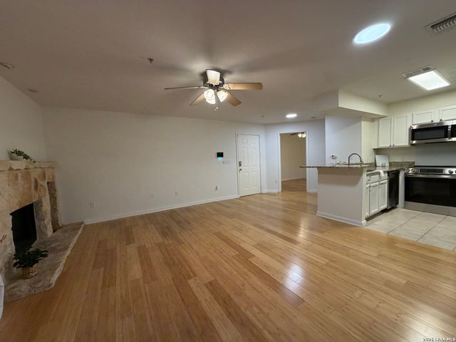 10527 Perrin Beitel Rd Apt E105, San Antonio, TX 78217