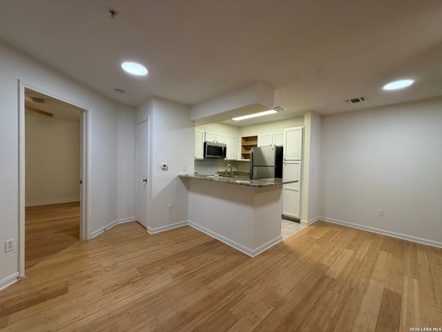 10527 Perrin Beitel Rd Apt E105, San Antonio, TX 78217