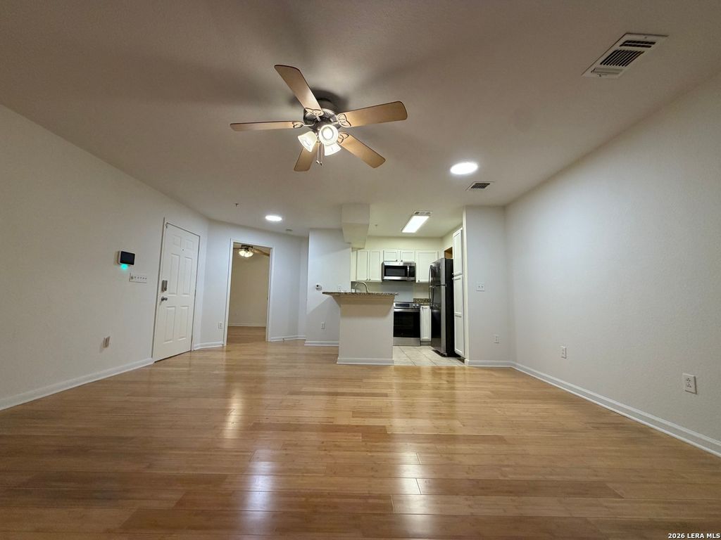 10527 Perrin Beitel Rd Apt E105, San Antonio, TX 78217
