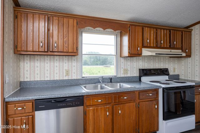 446 Browns Church, Clinton, NC 28328