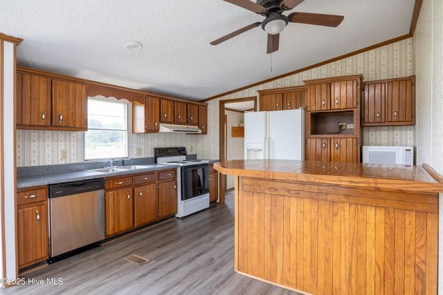 446 Browns Church, Clinton, NC 28328