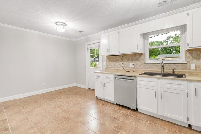 6035 Porter Drive, Harrison, TN 37341