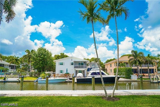 1686 Blue Point AVE B9, Naples, FL 34102