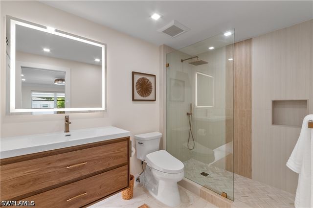 1686 Blue Point AVE B9, Naples, FL 34102