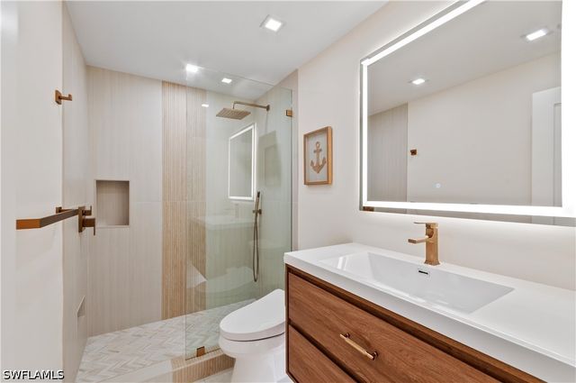 1686 Blue Point AVE B9, Naples, FL 34102