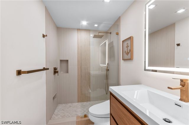 1686 Blue Point AVE B9, Naples, FL 34102
