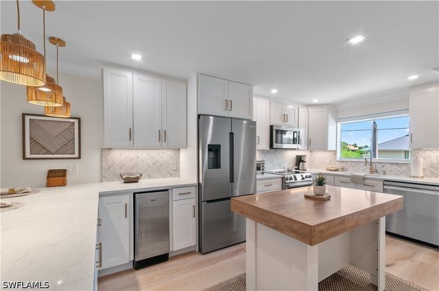 1686 Blue Point AVE B9, Naples, FL 34102