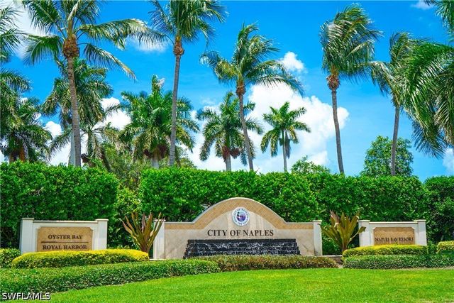 1686 Blue Point AVE B9, Naples, FL 34102