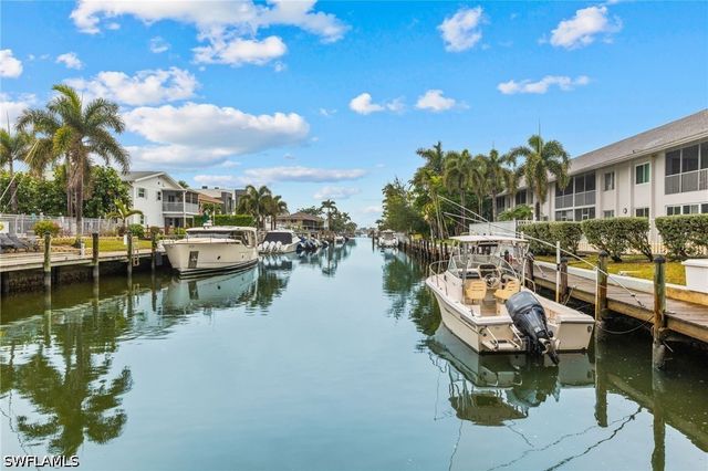 1686 Blue Point AVE B9, Naples, FL 34102