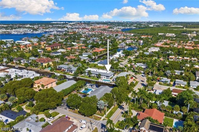 1686 Blue Point AVE B9, Naples, FL 34102