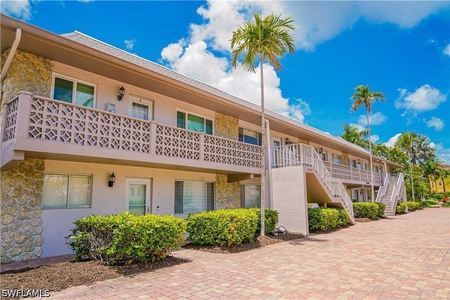 1686 Blue Point AVE B9, Naples, FL 34102