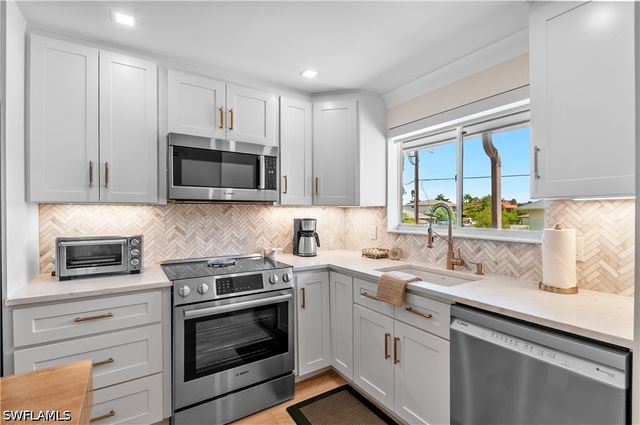 1686 Blue Point AVE B9, Naples, FL 34102
