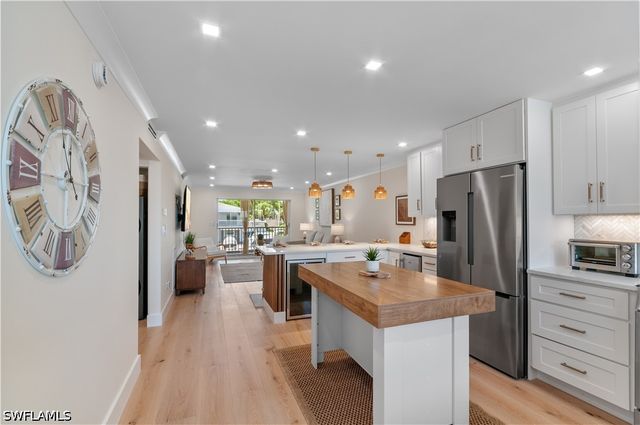 1686 Blue Point AVE B9, Naples, FL 34102