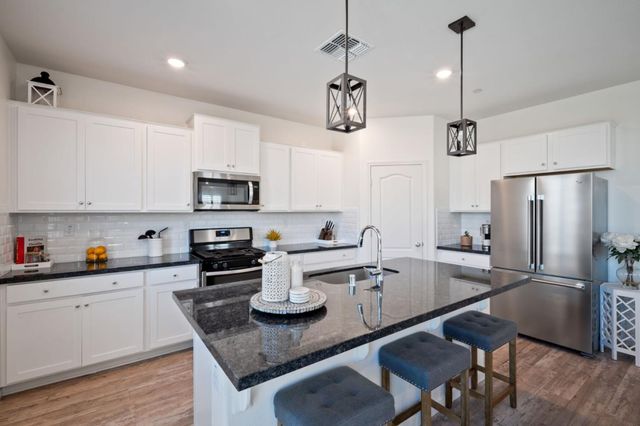 1060 Jan Avenue, Hollister, CA 95023