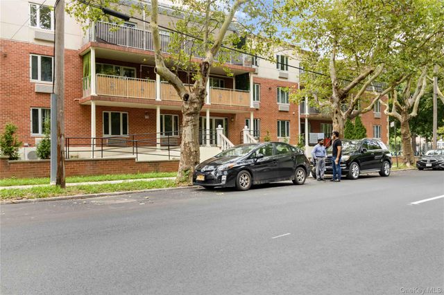 6434 Grand Central Parkway 1E, Forest Hills, NY 11375