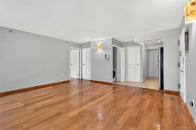 6434 Grand Central Parkway 1E, Forest Hills, NY 11375