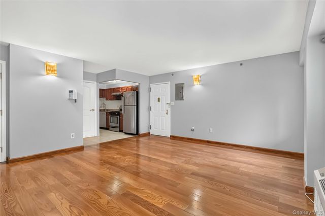 6434 Grand Central Parkway 1E, Forest Hills, NY 11375