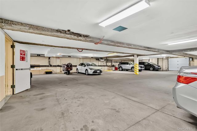 6434 Grand Central Parkway 1E, Forest Hills, NY 11375