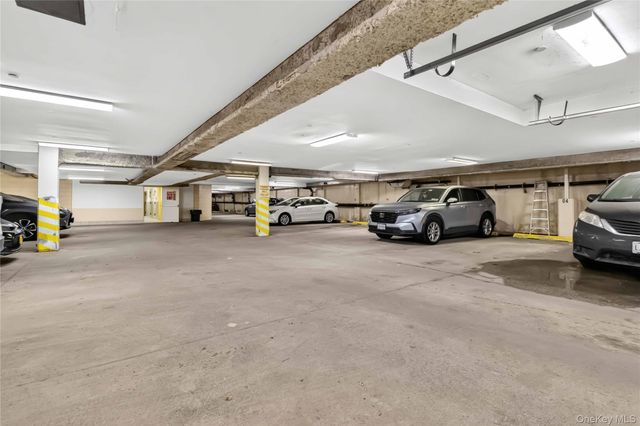 6434 Grand Central Parkway 1E, Forest Hills, NY 11375