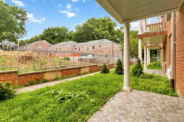 6434 Grand Central Parkway 1E, Forest Hills, NY 11375