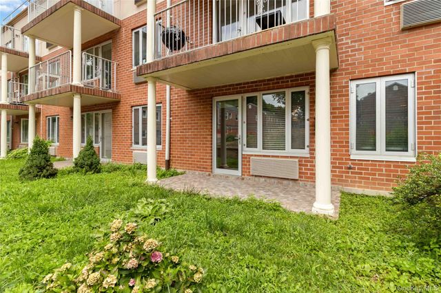 6434 Grand Central Parkway 1E, Forest Hills, NY 11375