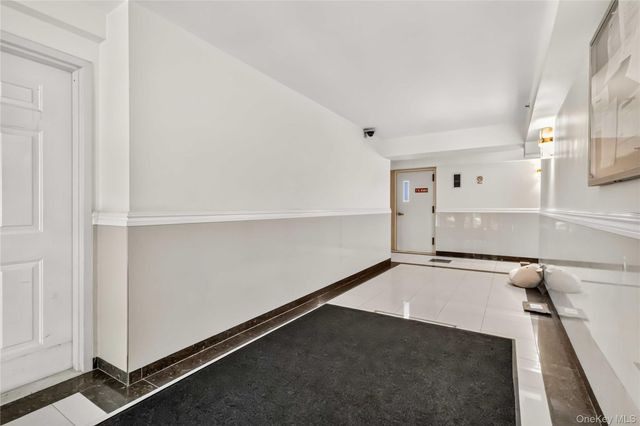 6434 Grand Central Parkway 1E, Forest Hills, NY 11375