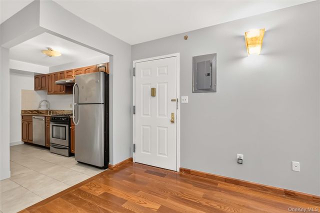 6434 Grand Central Parkway 1E, Forest Hills, NY 11375