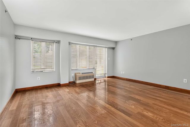6434 Grand Central Parkway 1E, Forest Hills, NY 11375
