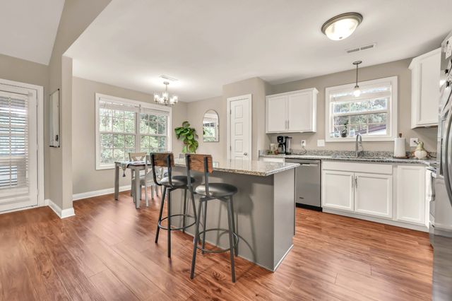 1213 Old Charlotte Trce, Clarksville, TN 37040