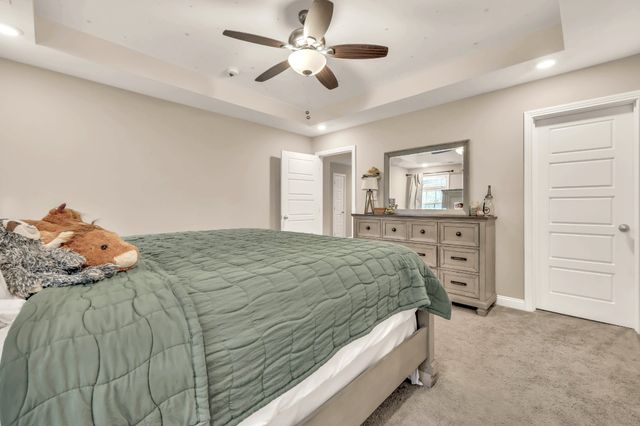 1213 Old Charlotte Trce, Clarksville, TN 37040