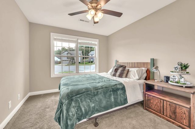 1213 Old Charlotte Trce, Clarksville, TN 37040