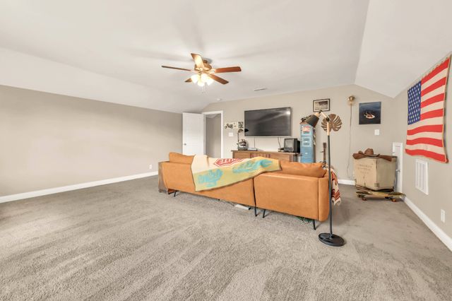 1213 Old Charlotte Trce, Clarksville, TN 37040
