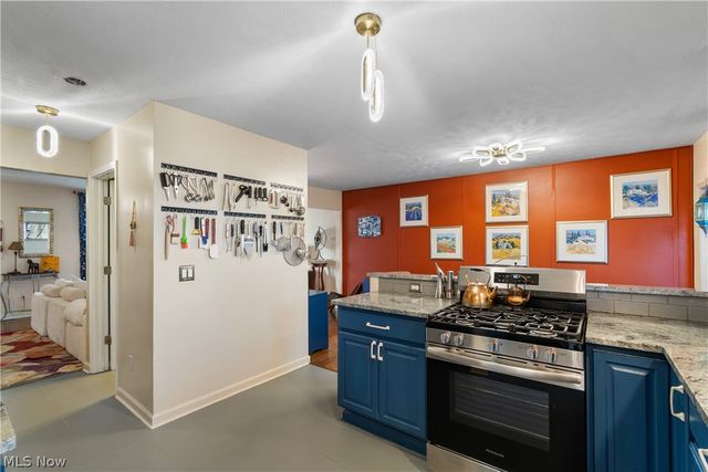 20520 Detroit Road, Rocky River, OH 44116