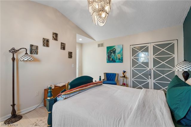 20520 Detroit Road, Rocky River, OH 44116