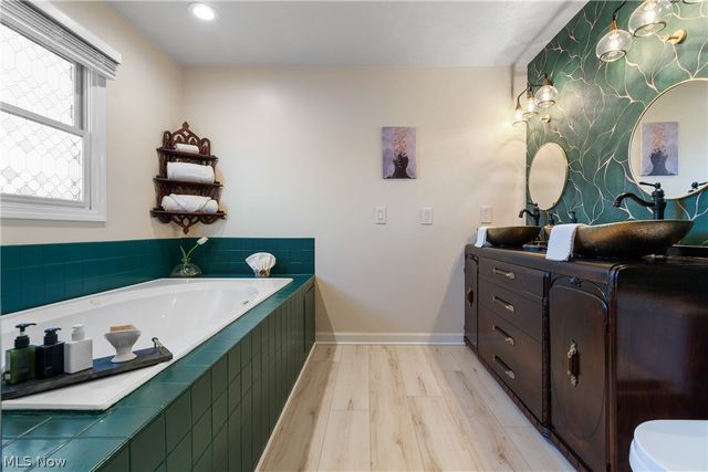 20520 Detroit Road, Rocky River, OH 44116