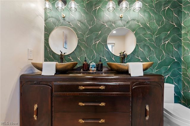 20520 Detroit Road, Rocky River, OH 44116