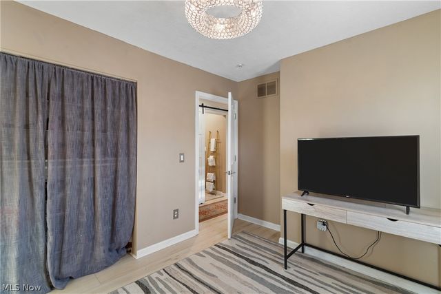 20520 Detroit Road, Rocky River, OH 44116