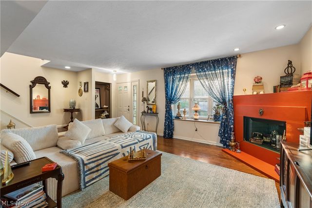 20520 Detroit Road, Rocky River, OH 44116