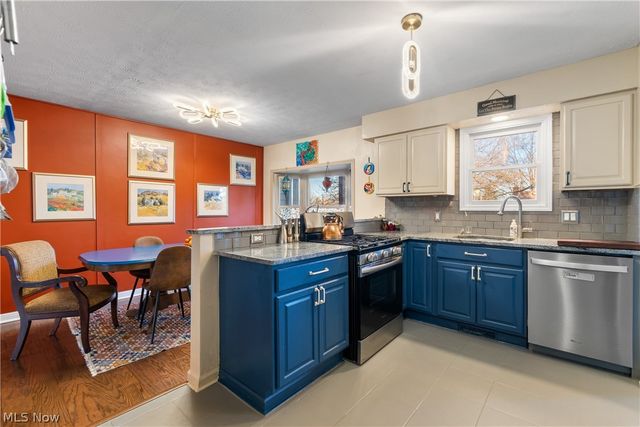 20520 Detroit Road, Rocky River, OH 44116