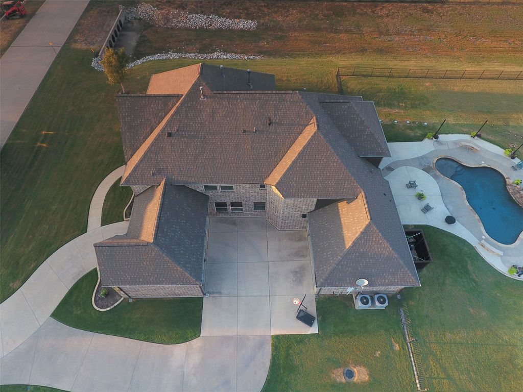 9411 Tay Lane, Justin, TX 76247 — photo 5