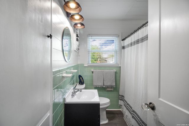 332 S CHILTIPIN ST, Sinton, TX 78387