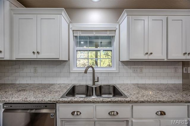 1520 Fairfield Drive, Lebanon, MO 65536